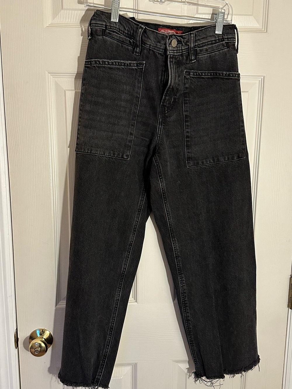 Women’s Lucky Brand high rise, wide leg cropped black washed  jeans  size 4/27